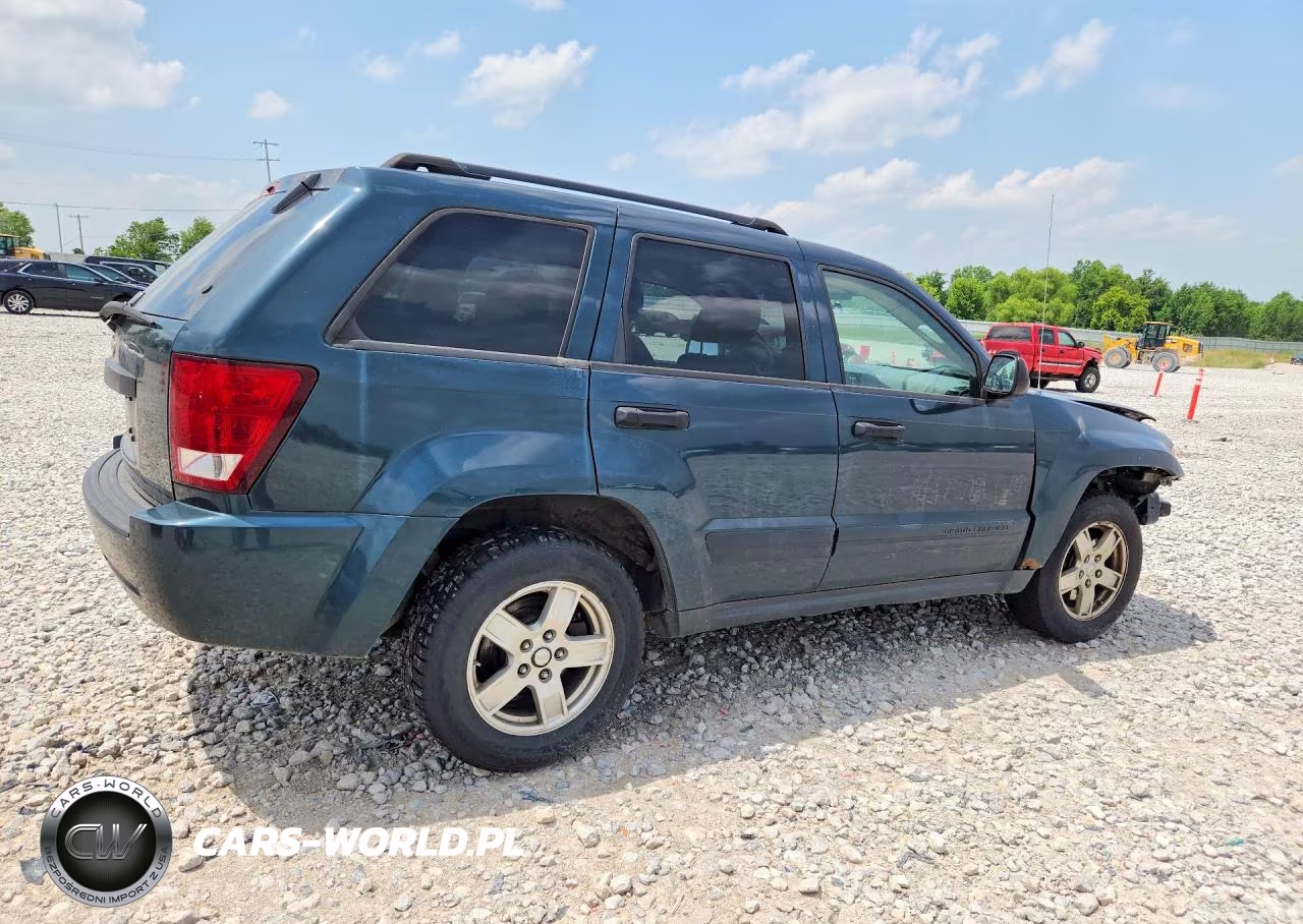 2005 Jeep Grand Cherokee Laredo VIN:1J4GR48K95C716736 - 3