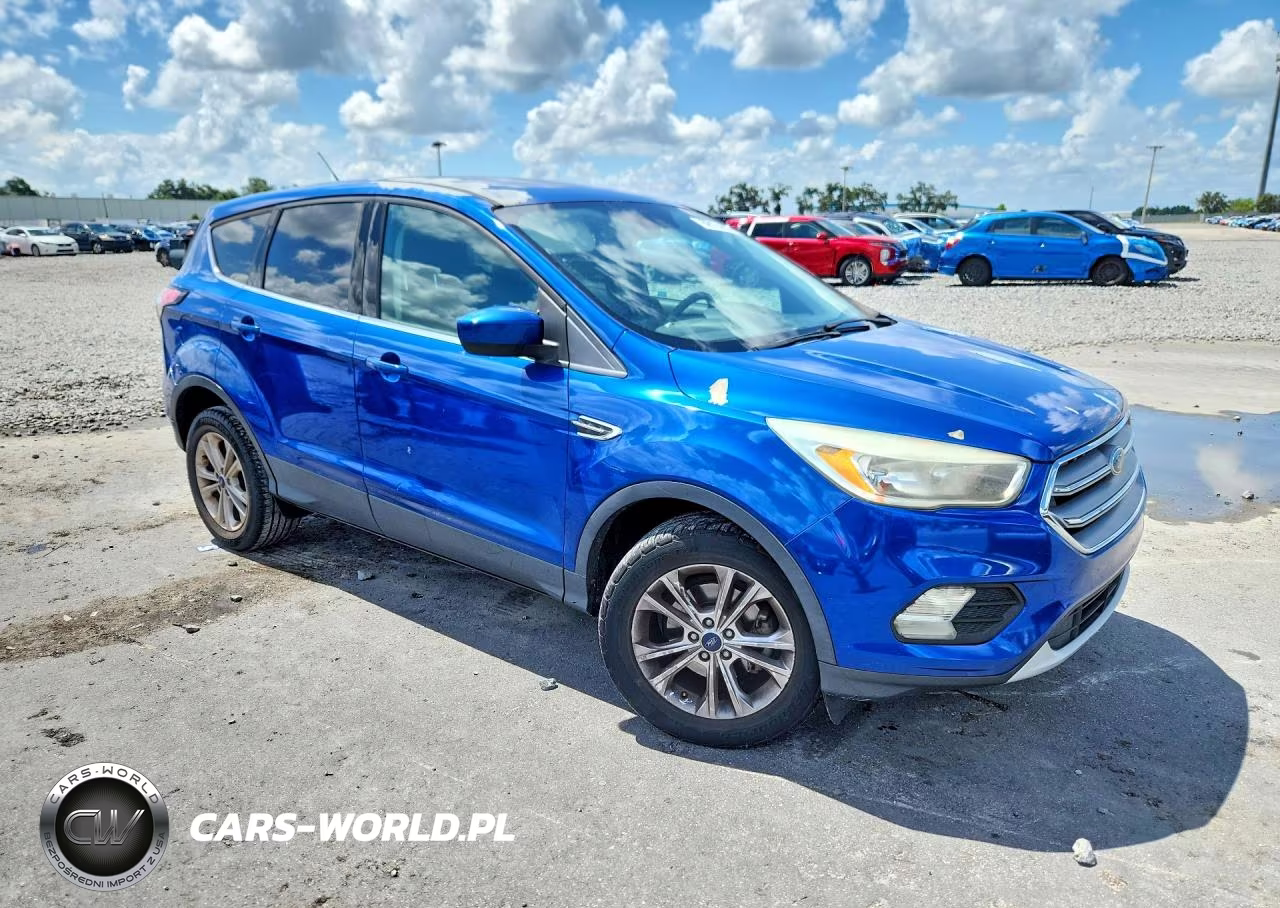 2017 Ford Escape Se VIN:1FMCU0GD4HUE51765 - 4