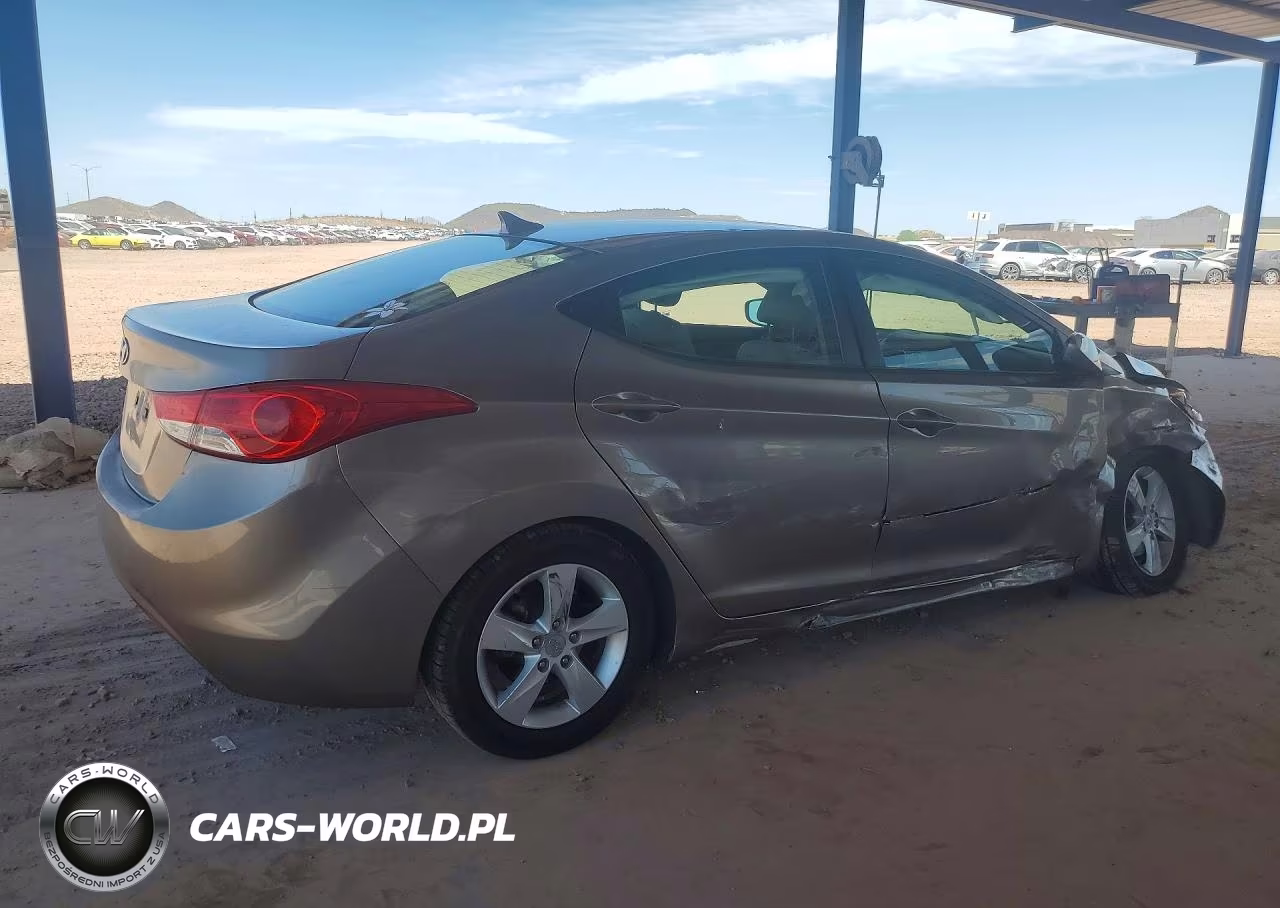 2013 Hyundai Elantra Gls VIN:5NPDH4AE0DH237219 - 3