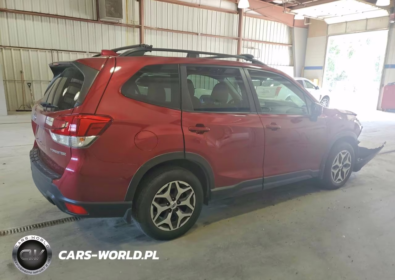 2020 Subaru Forester Premium VIN:JF2SKAJC2LH530057 - 3