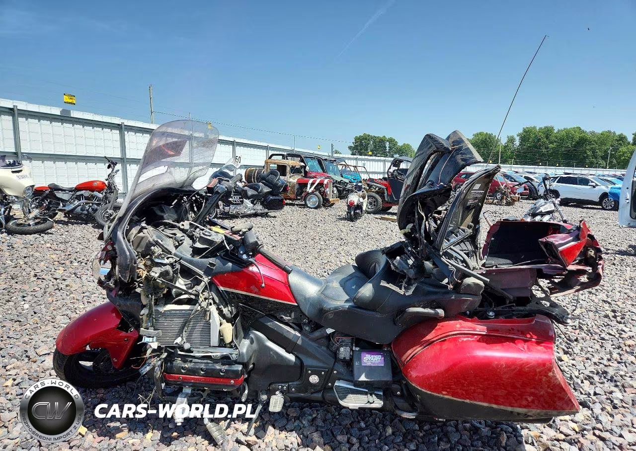 2015 Honda Gl1800 VIN:JH2SC68V4FK100013 - 3