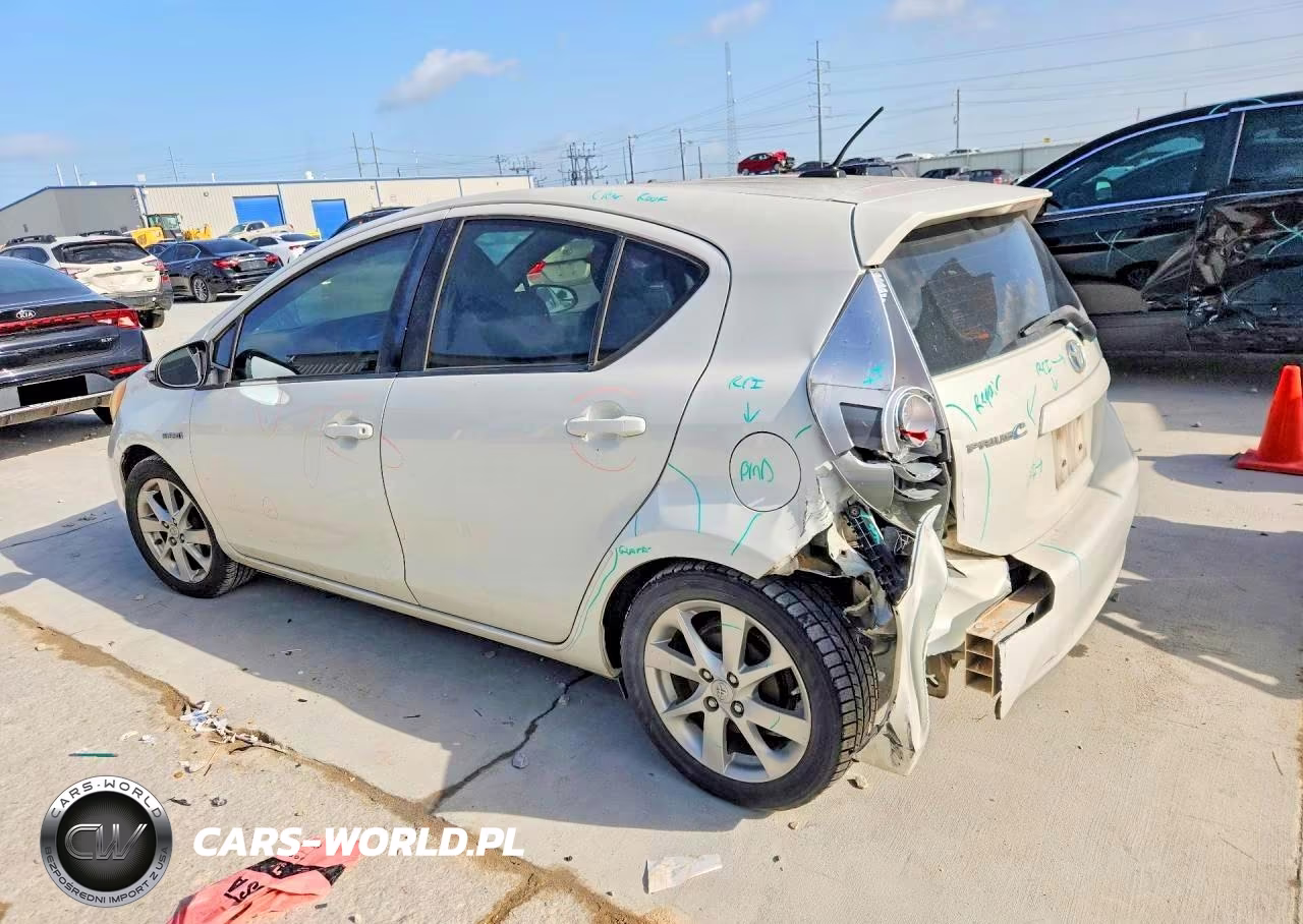 2012 Toyota Prius C Four VIN:JTDKDTB3XC1500106 - 2
