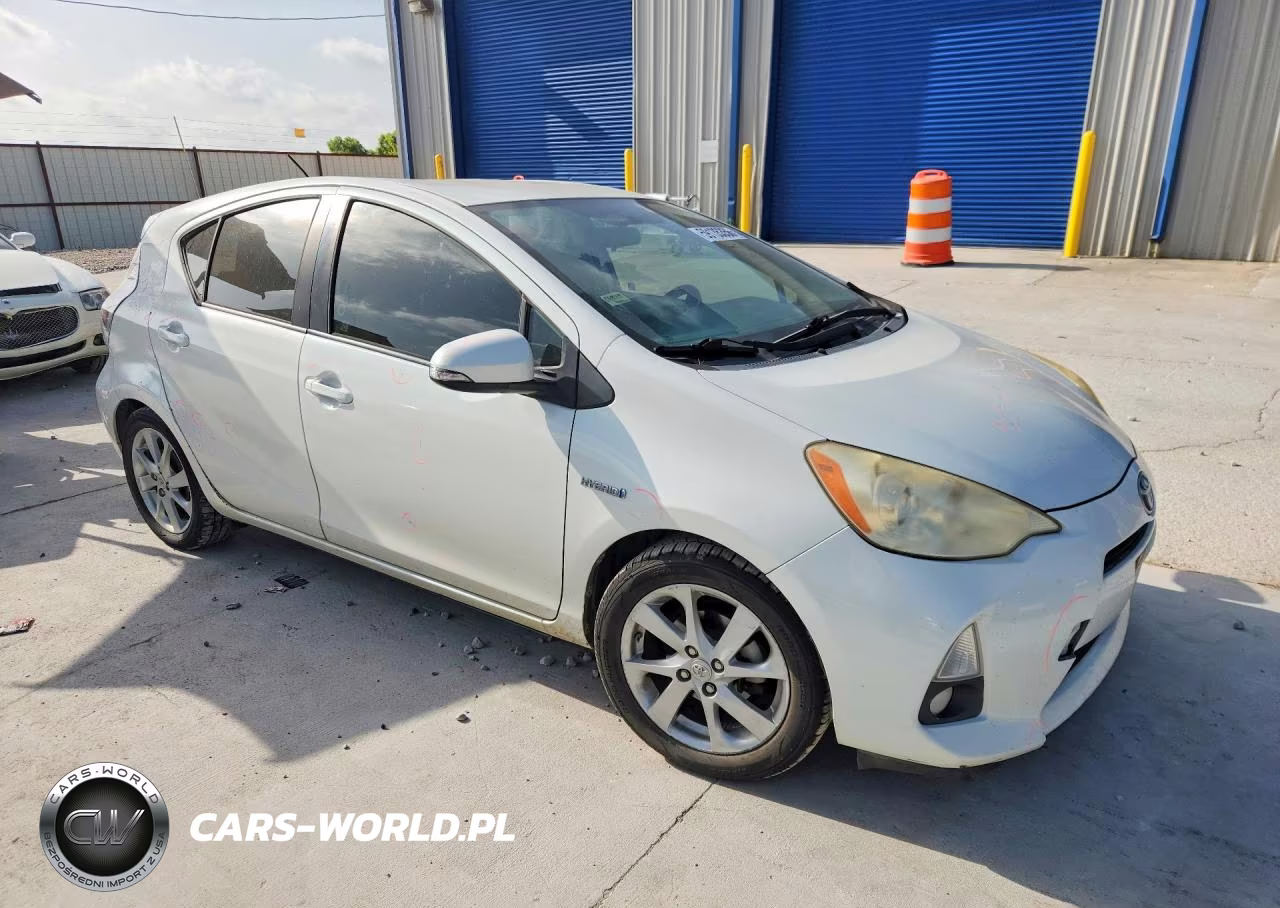 2012 Toyota Prius C Four VIN:JTDKDTB3XC1500106 - 4