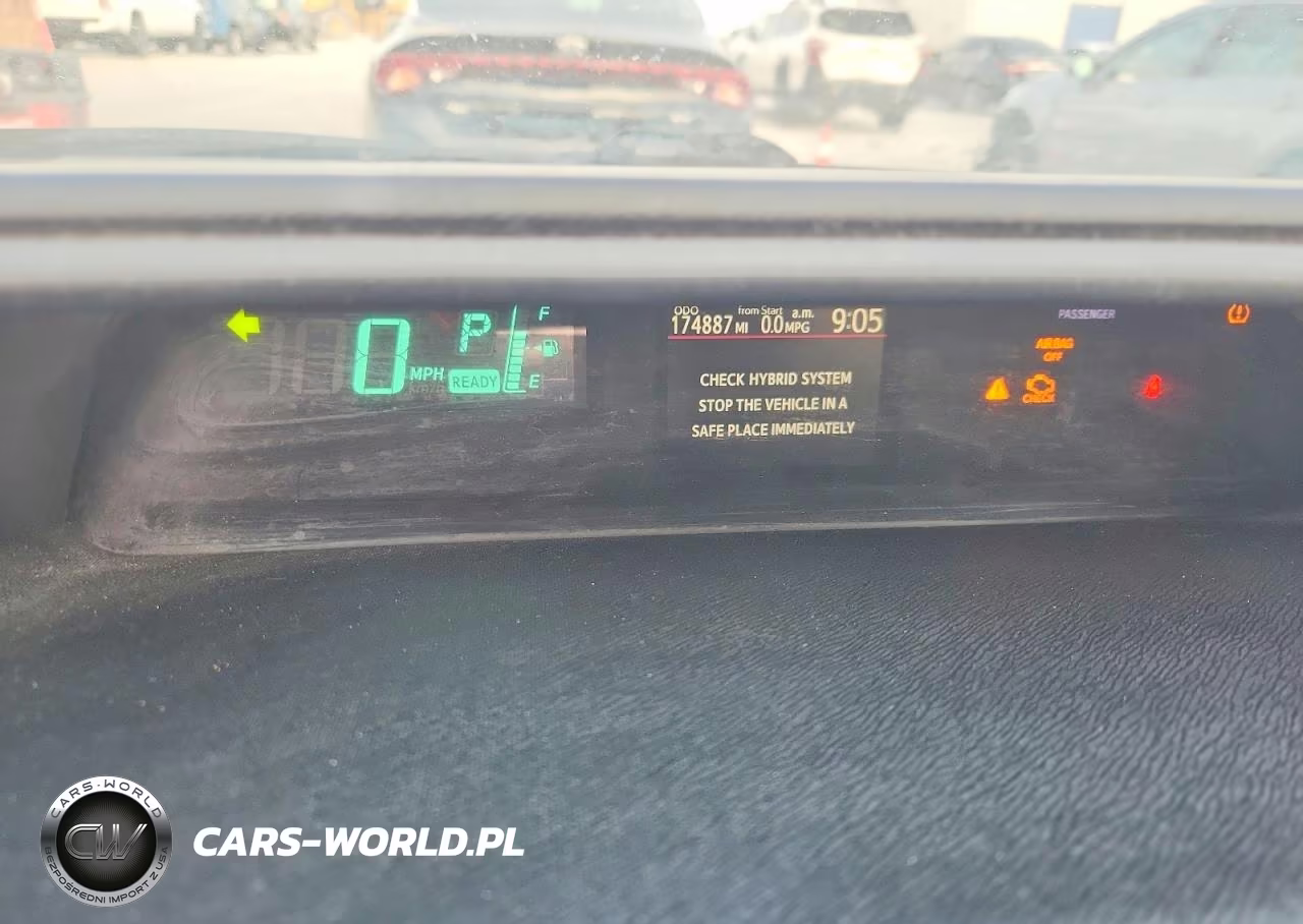 2012 Toyota Prius C Four VIN:JTDKDTB3XC1500106 - 9