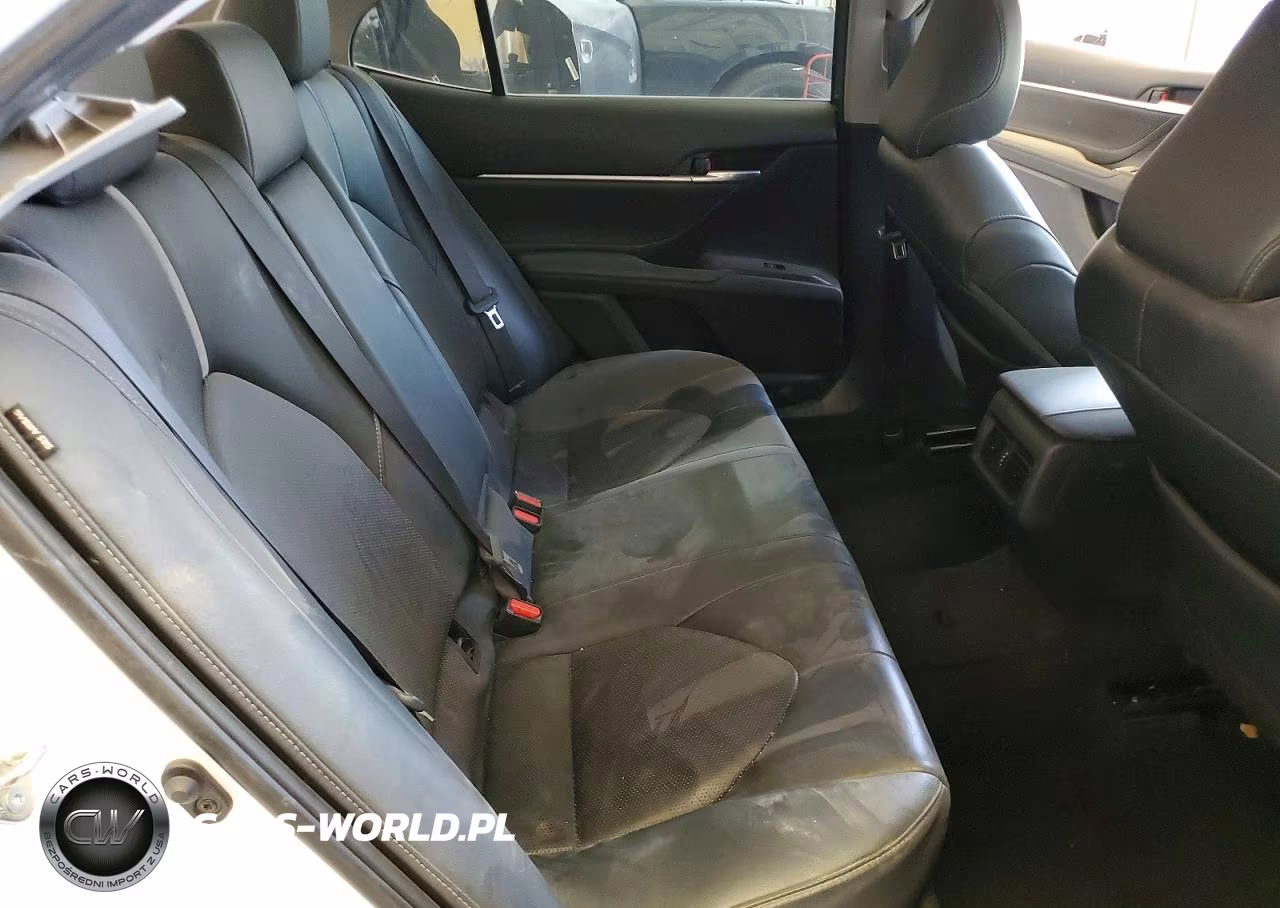 2018 Toyota Camry Xse VIN:4T1B61HK5JU076192 - 10