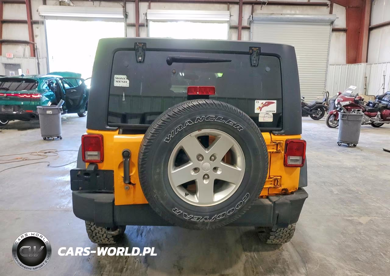 2013 Jeep Wrangler Unlimited Sport VIN:1C4BJWDG3DL557117 - 6