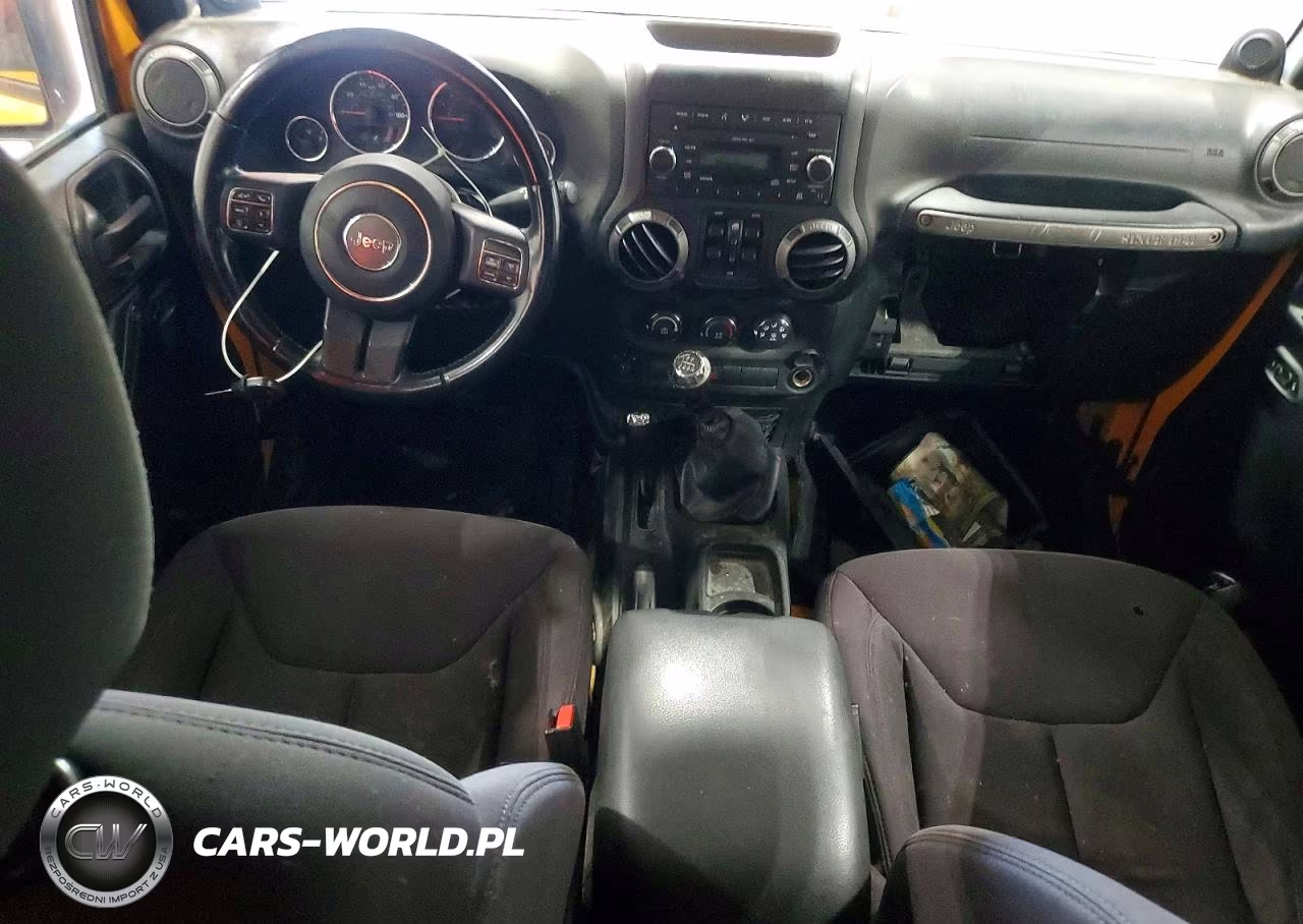 2013 Jeep Wrangler Unlimited Sport VIN:1C4BJWDG3DL557117 - 8