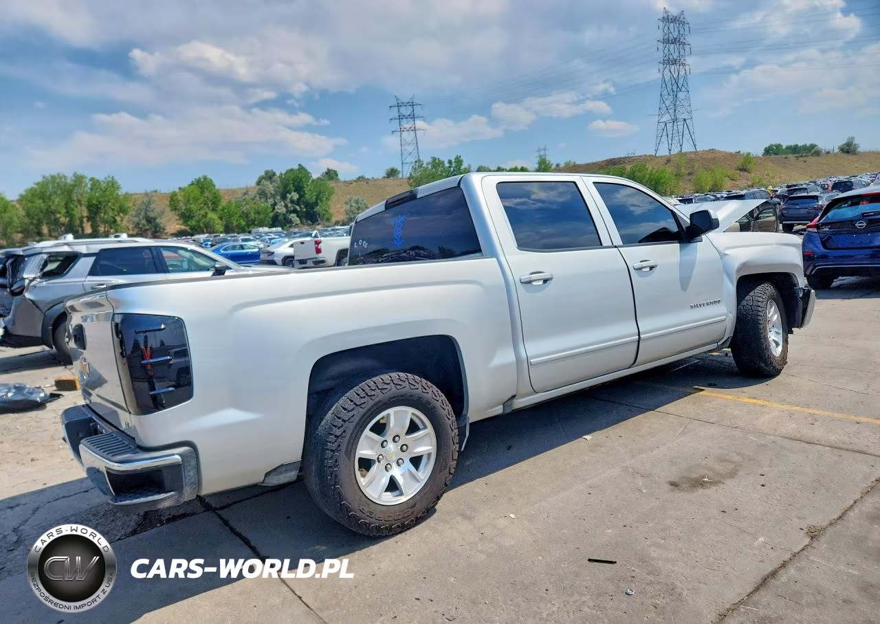 2018 Chevrolet Silverado K1500 Lt VIN:3GCUKREC6JG104251 - 3