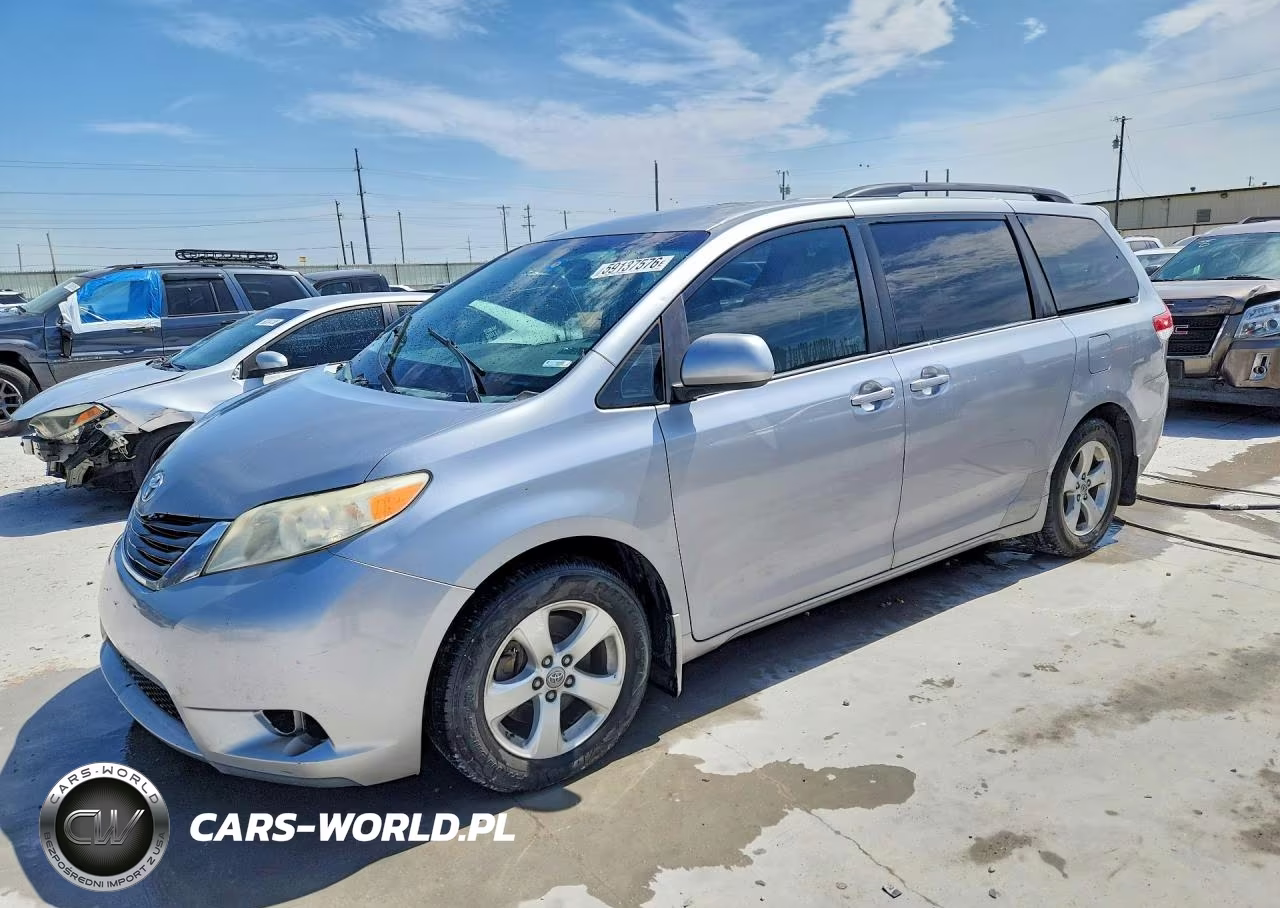 2013 Toyota Sienna Le