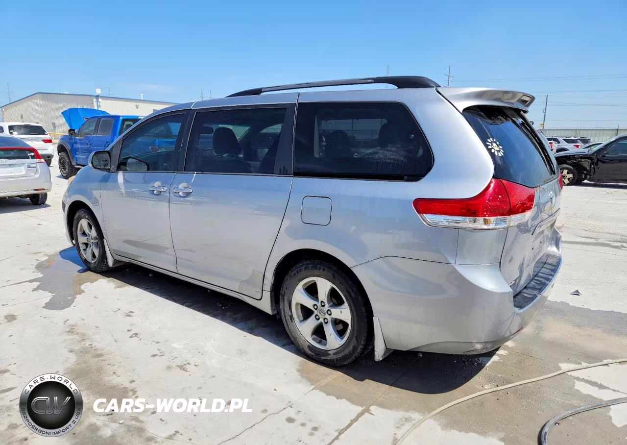 2013 Toyota Sienna Le VIN:5TDKK3DC6DS326705 - 2