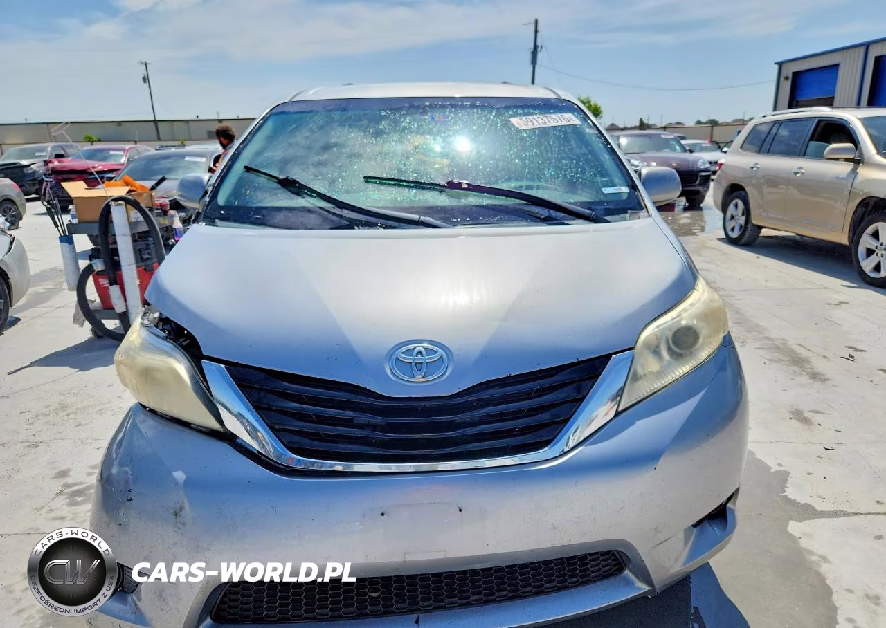 2013 Toyota Sienna Le VIN:5TDKK3DC6DS326705 - 5