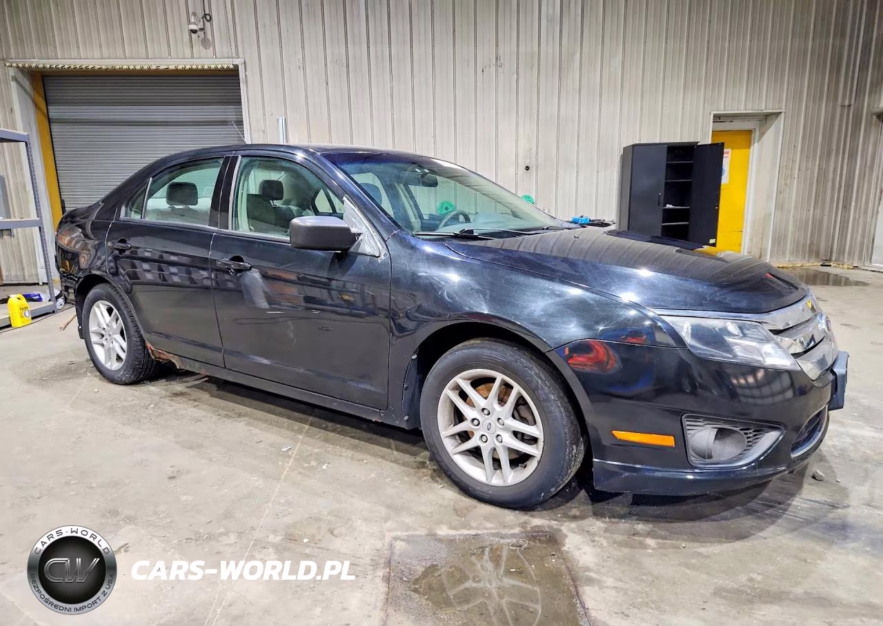 2012 Ford Fusion S VIN:3FAHP0GAXCR314066 - 4