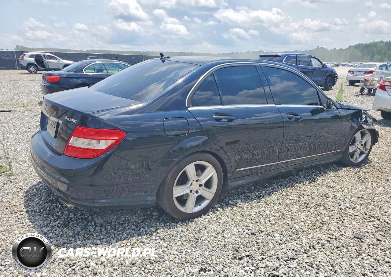 2010 Mercedes-Benz C 300 4Matic VIN:WDDGF8BBXAR106775 - 3