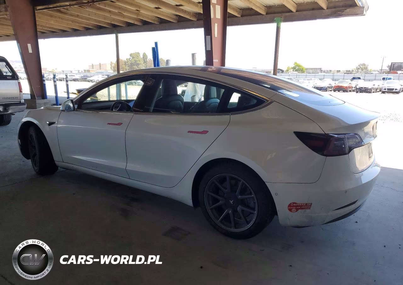 2018 Tesla Model 3 VIN:5YJ3E1EA6JF010623 - 2