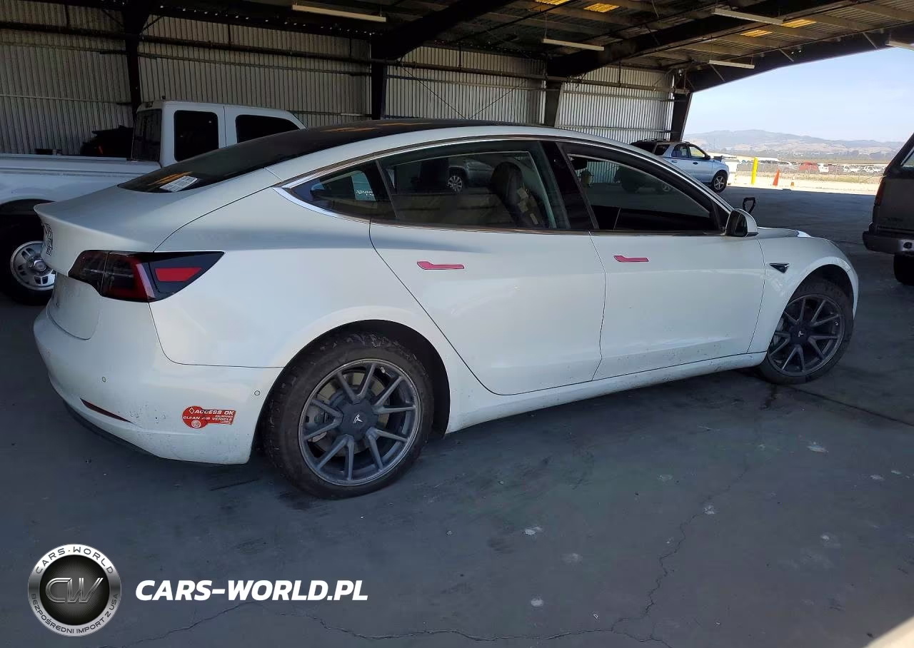 2018 Tesla Model 3 VIN:5YJ3E1EA6JF010623 - 3