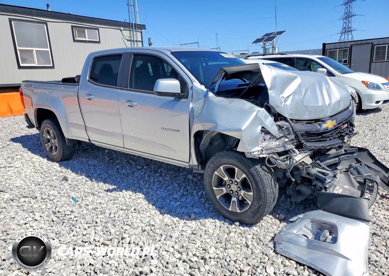 2015 Chevrolet Colorado Z71 VIN:1GCGTCE39F1153831 - 4