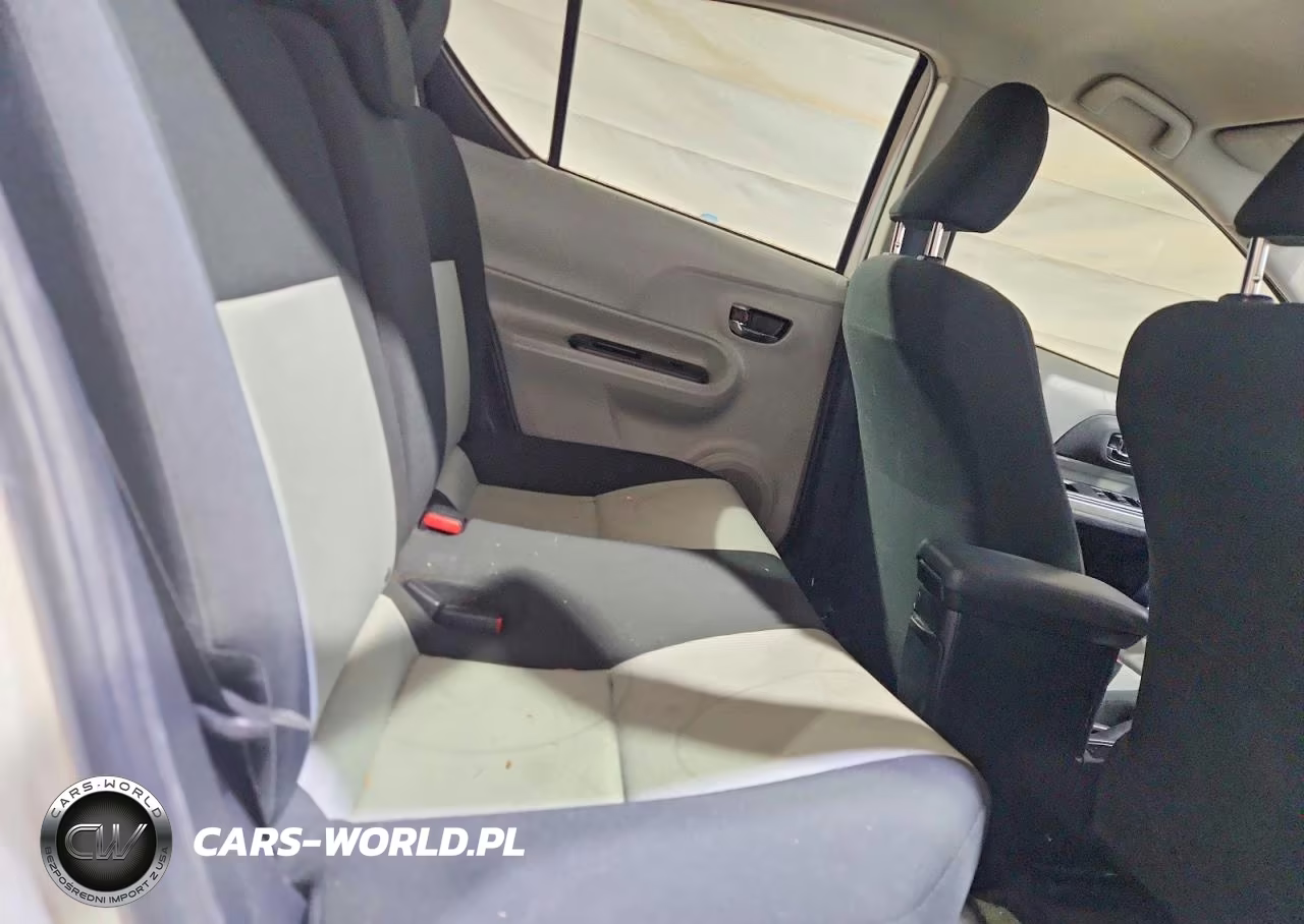 2012 Toyota Prius C Three VIN:JTDKDTB36C1519168 - 10