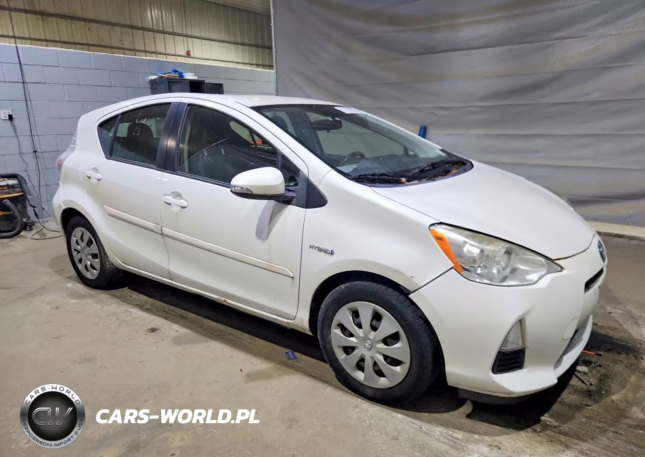 2012 Toyota Prius C Three VIN:JTDKDTB36C1519168 - 4