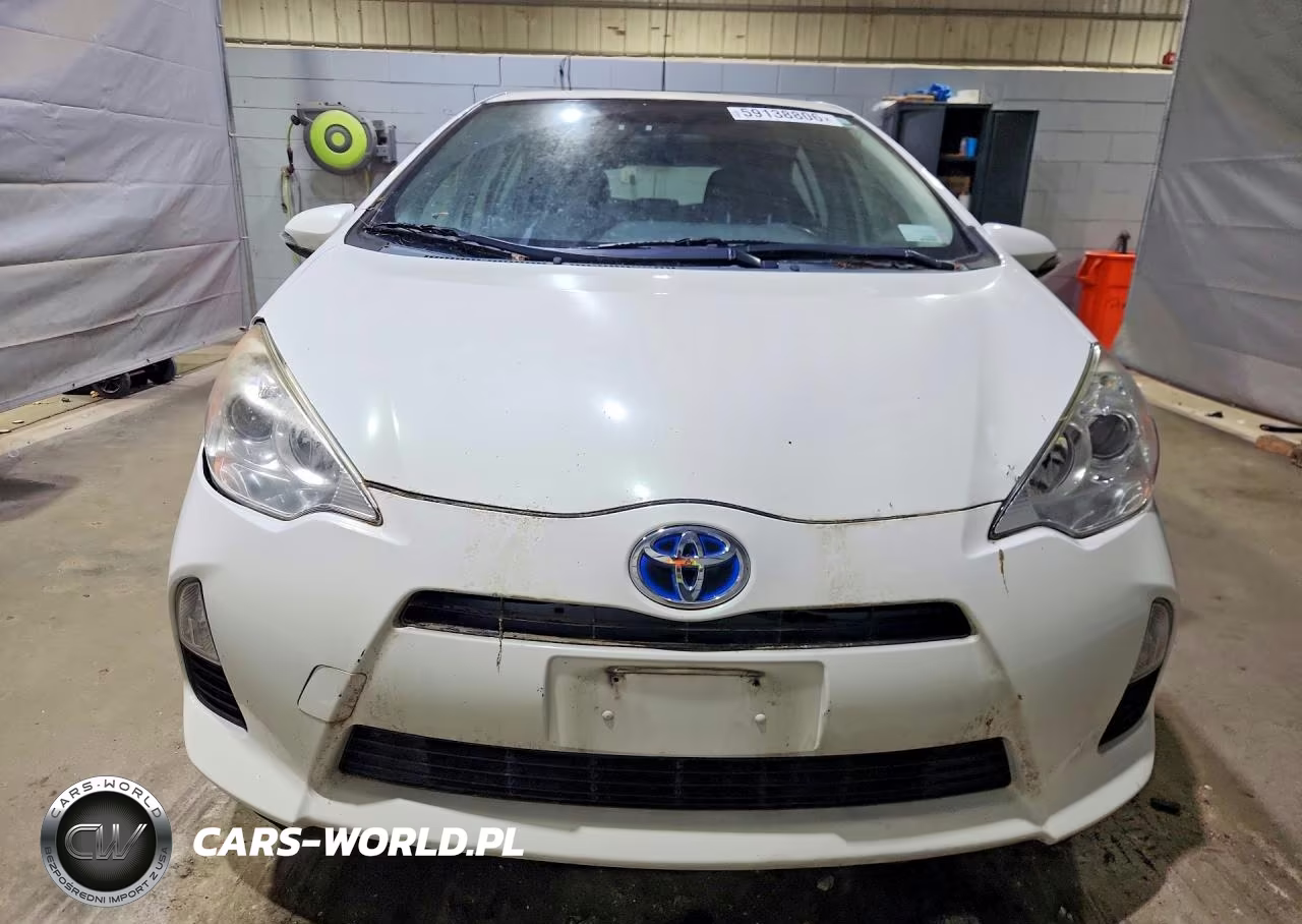 2012 Toyota Prius C Three VIN:JTDKDTB36C1519168 - 5