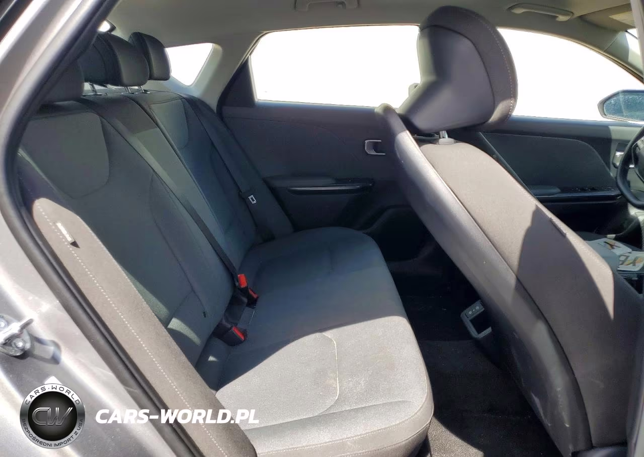 2025 Kia K4 Lxs VIN:3KPFT4DE1SE141720 - 10