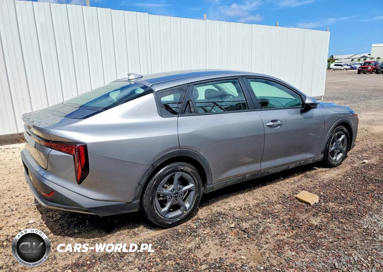 2025 Kia K4 Lxs VIN:3KPFT4DE1SE141720 - 3