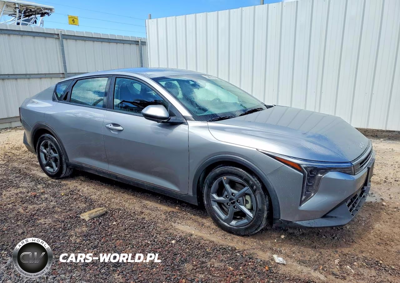 2025 Kia K4 Lxs VIN:3KPFT4DE1SE141720 - 4
