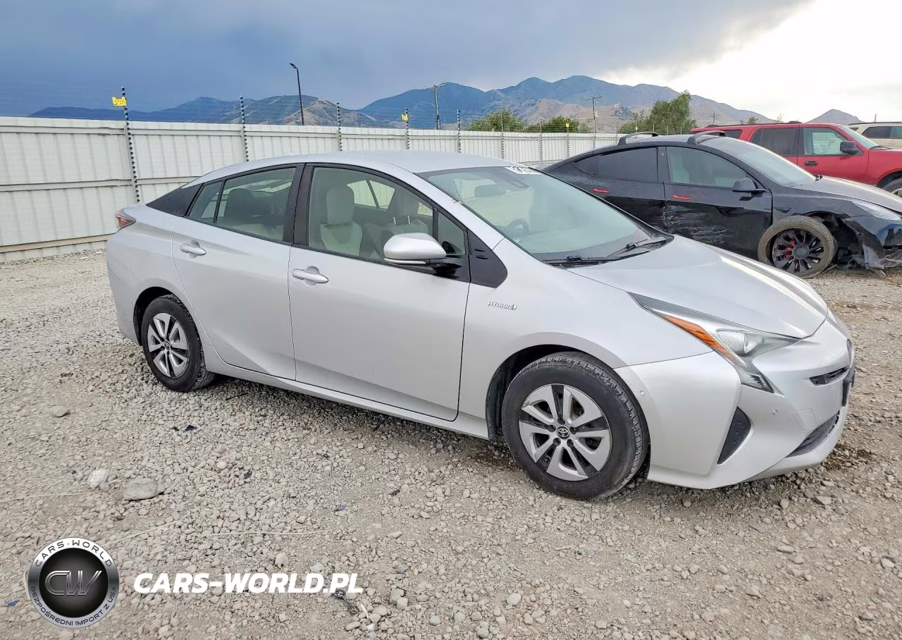 2018 Toyota Prius Two VIN:JTDKBRFU6J3602497 - 4