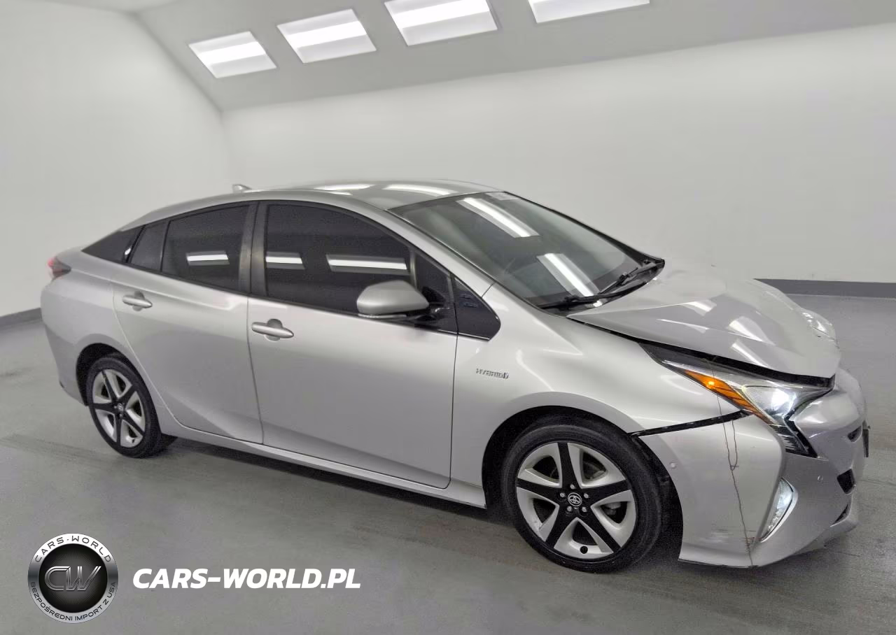 2018 Toyota Prius Three Touring VIN:JTDKARFU6J3064385 - 4