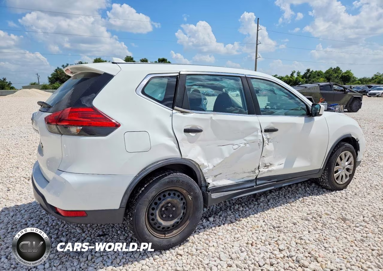 2017 Nissan Rogue S VIN:KNMAT2MT2HP543753 - 3