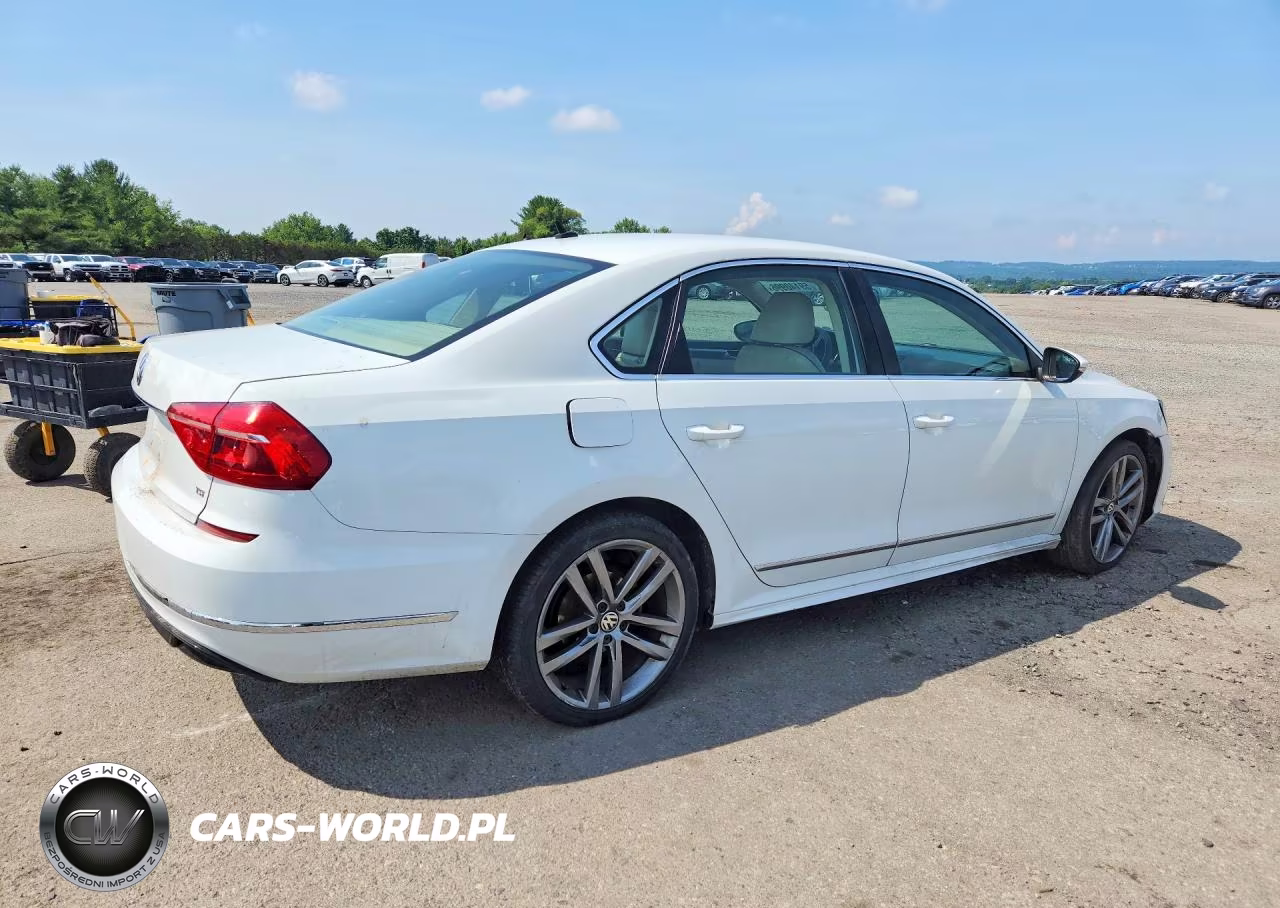 2016 Volkswagen Passat S VIN:1VWAT7A37GC037596 - 3