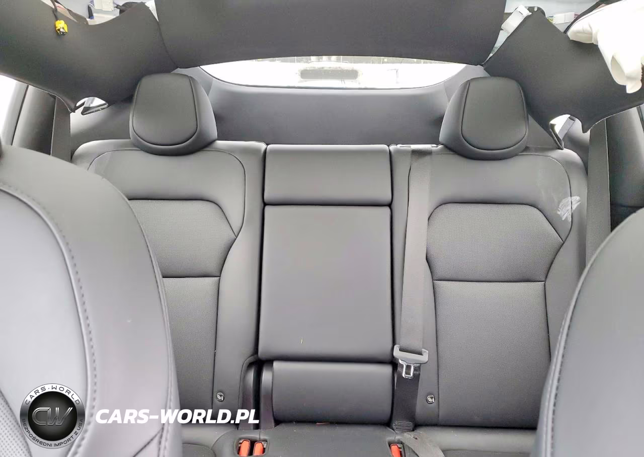 2026 Tesla Model Y VIN:7SAYGDEE4TF632468 - 10
