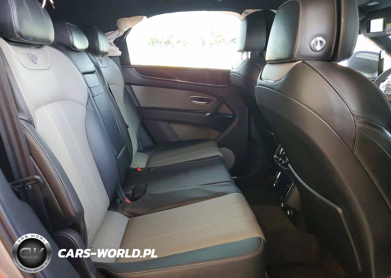 2018 Bentley Bentayga VIN:SJAAC2ZV6JC017814 - 10