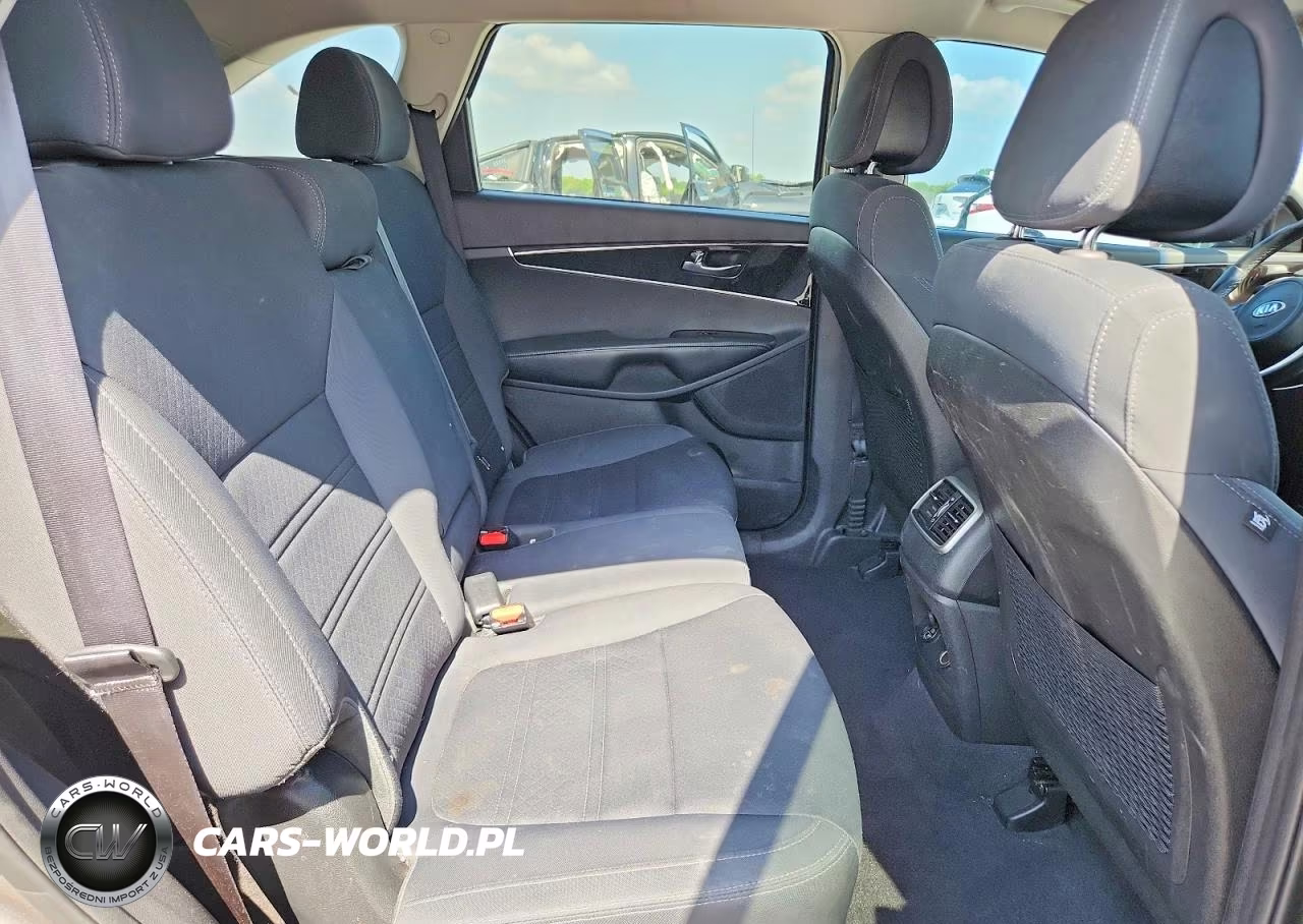 2016 Kia Sorento Lx VIN:5XYPG4A39GG137484 - 11