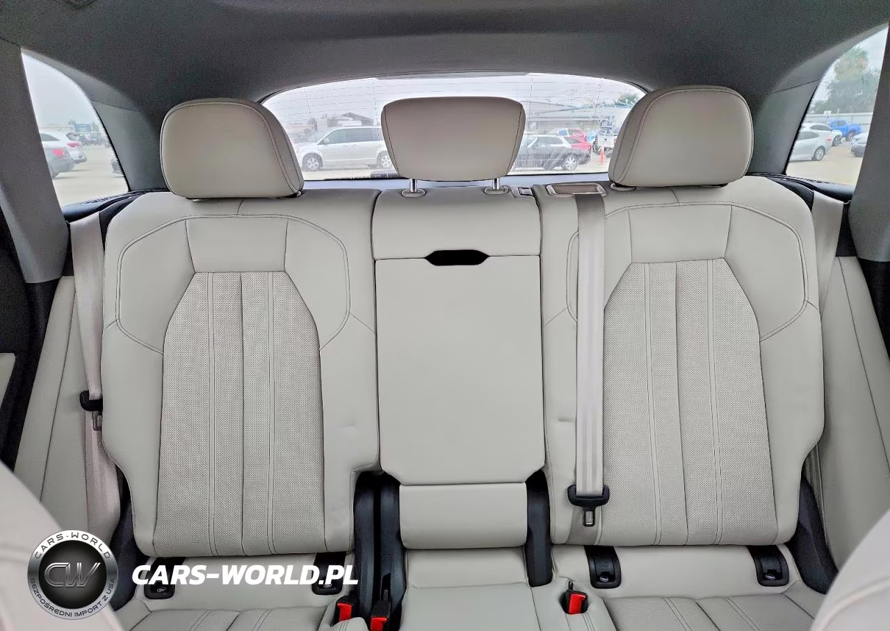 2025 Audi Q5 Premium Plus VIN:WA12AAGU1S2080835 - 10
