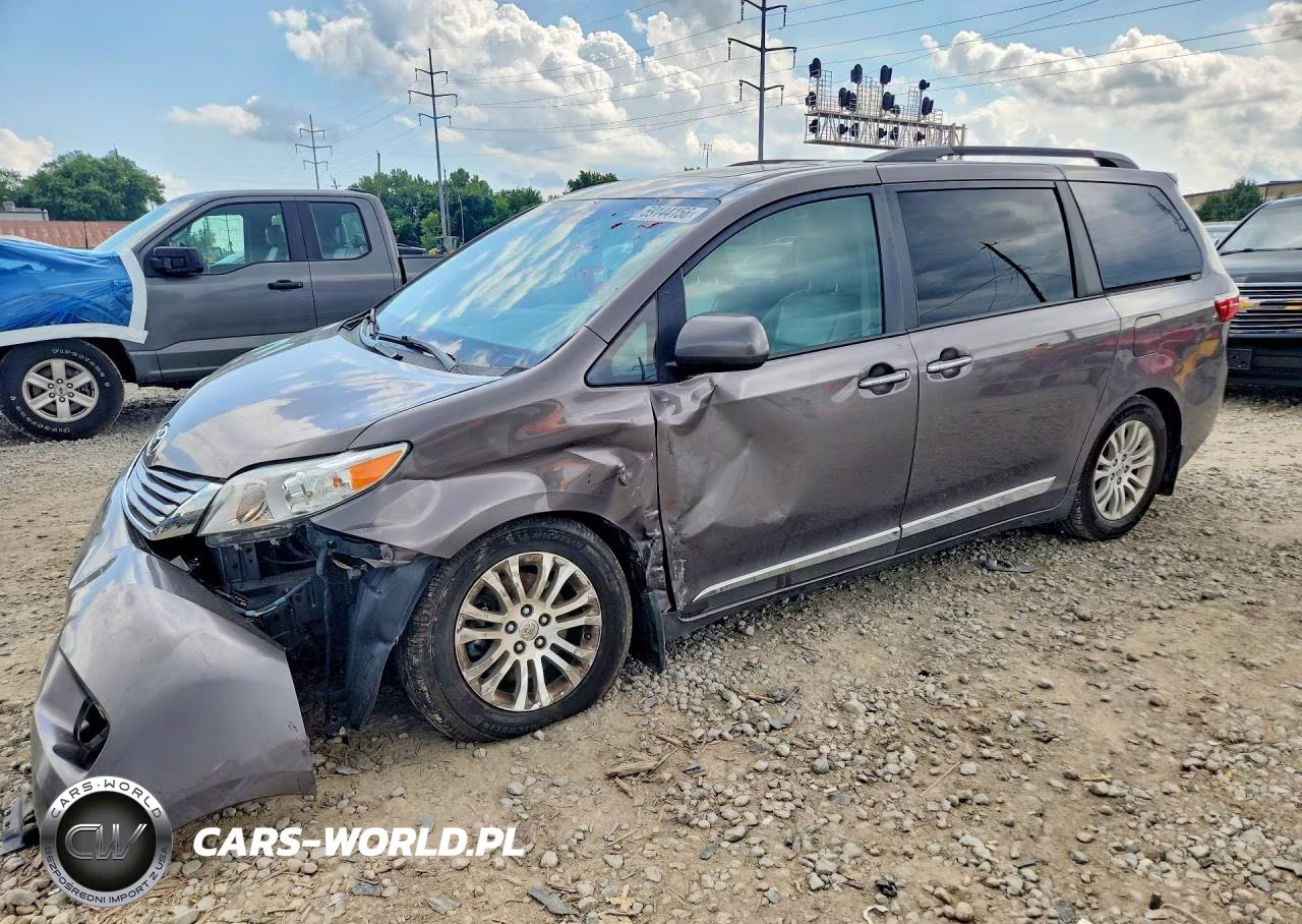 2016 Toyota Sienna Xle Premium 8-Passenger – zdjęcie 1 z 13