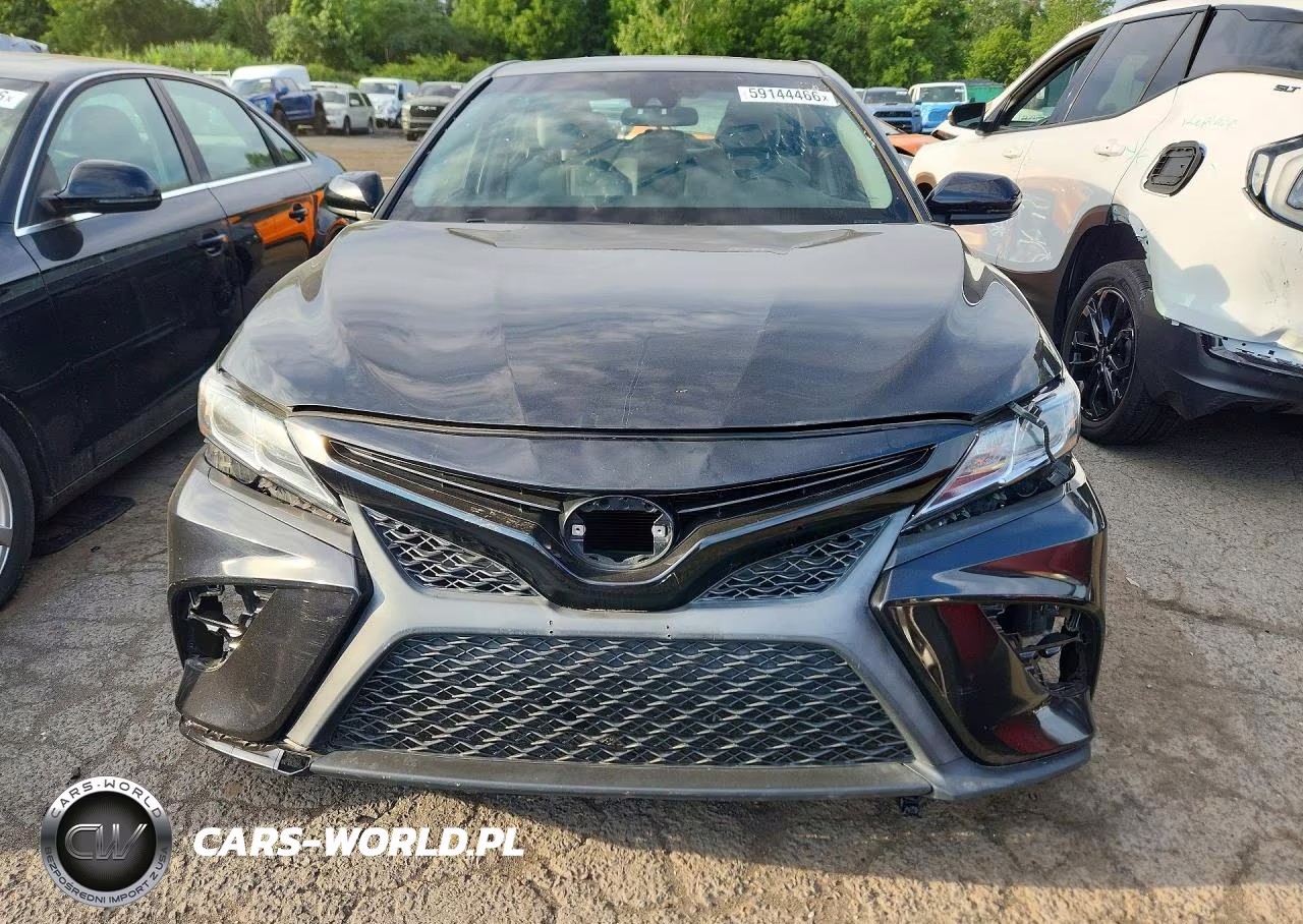 2018 Toyota Camry Se VIN:4T1B11HK5JU556795 - 5
