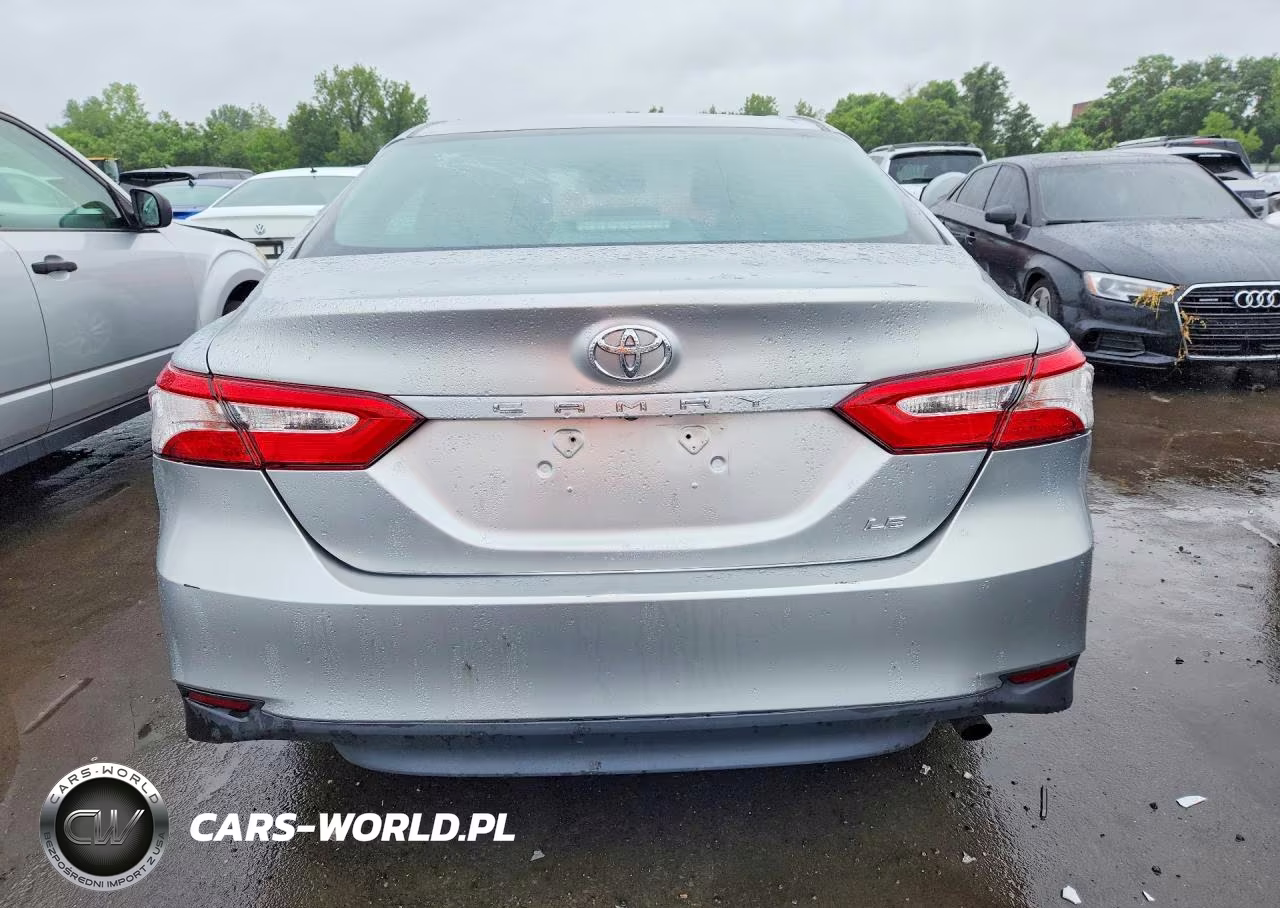 2018 Toyota Camry Le VIN:4T1B11HK5JU138558 - 6