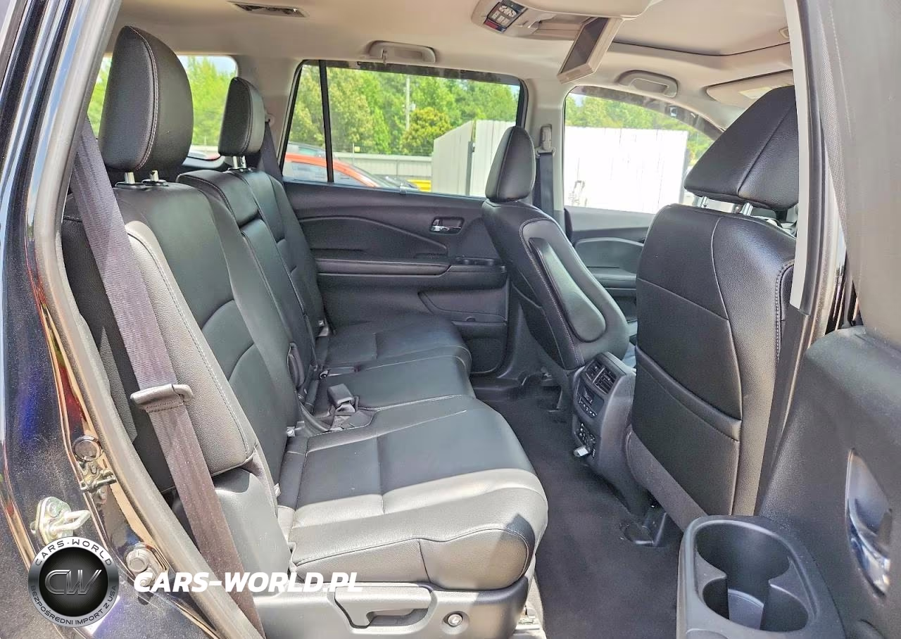 2016 Honda Pilot Touring VIN:5FNYF5H92GB041548 - 11