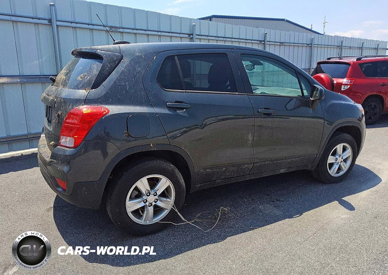 2019 Chevrolet Trax Ls VIN:3GNCJNSB3KL283786 - 3