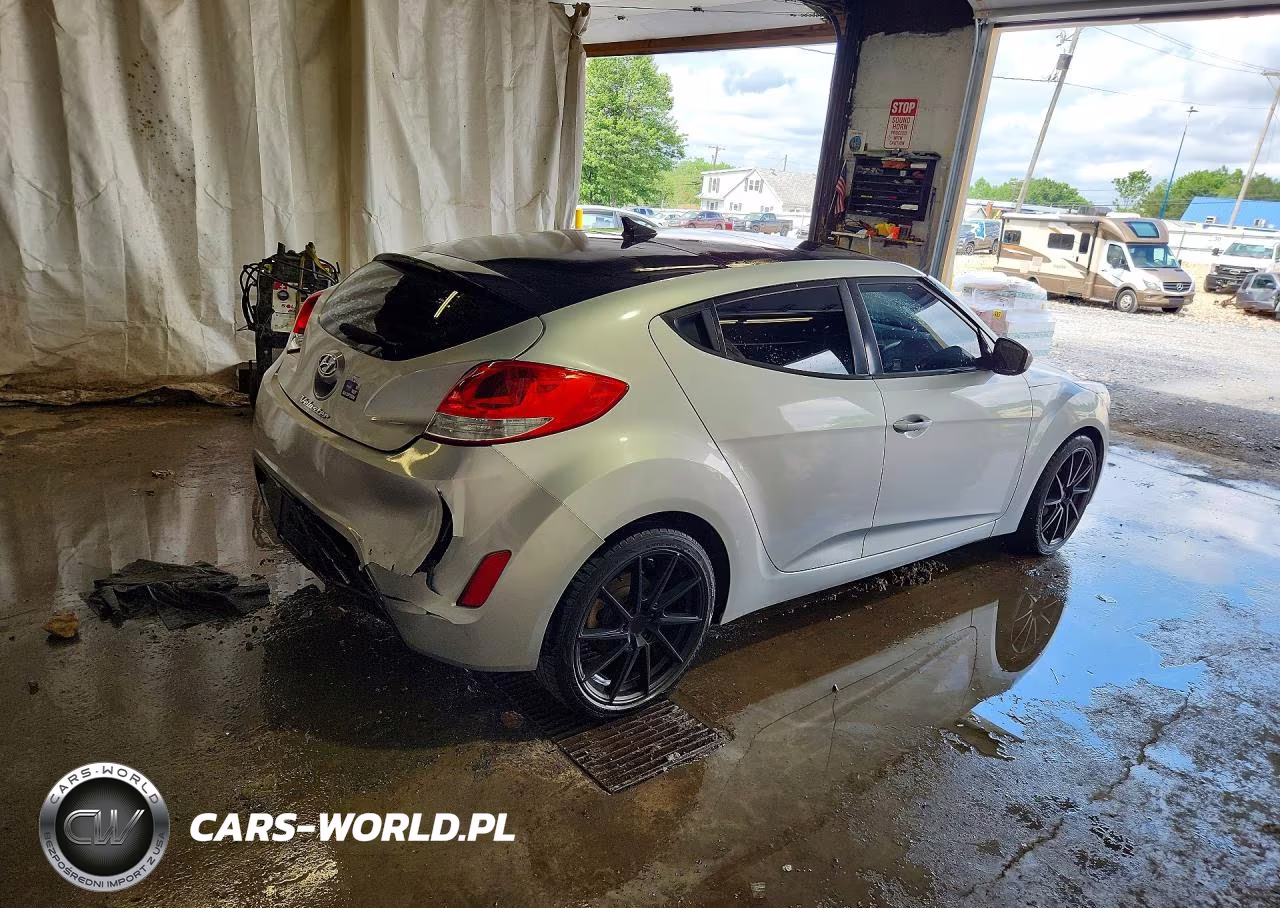 2016 Hyundai Veloster Base VIN:KMHTC6AD8GU260962 - 3