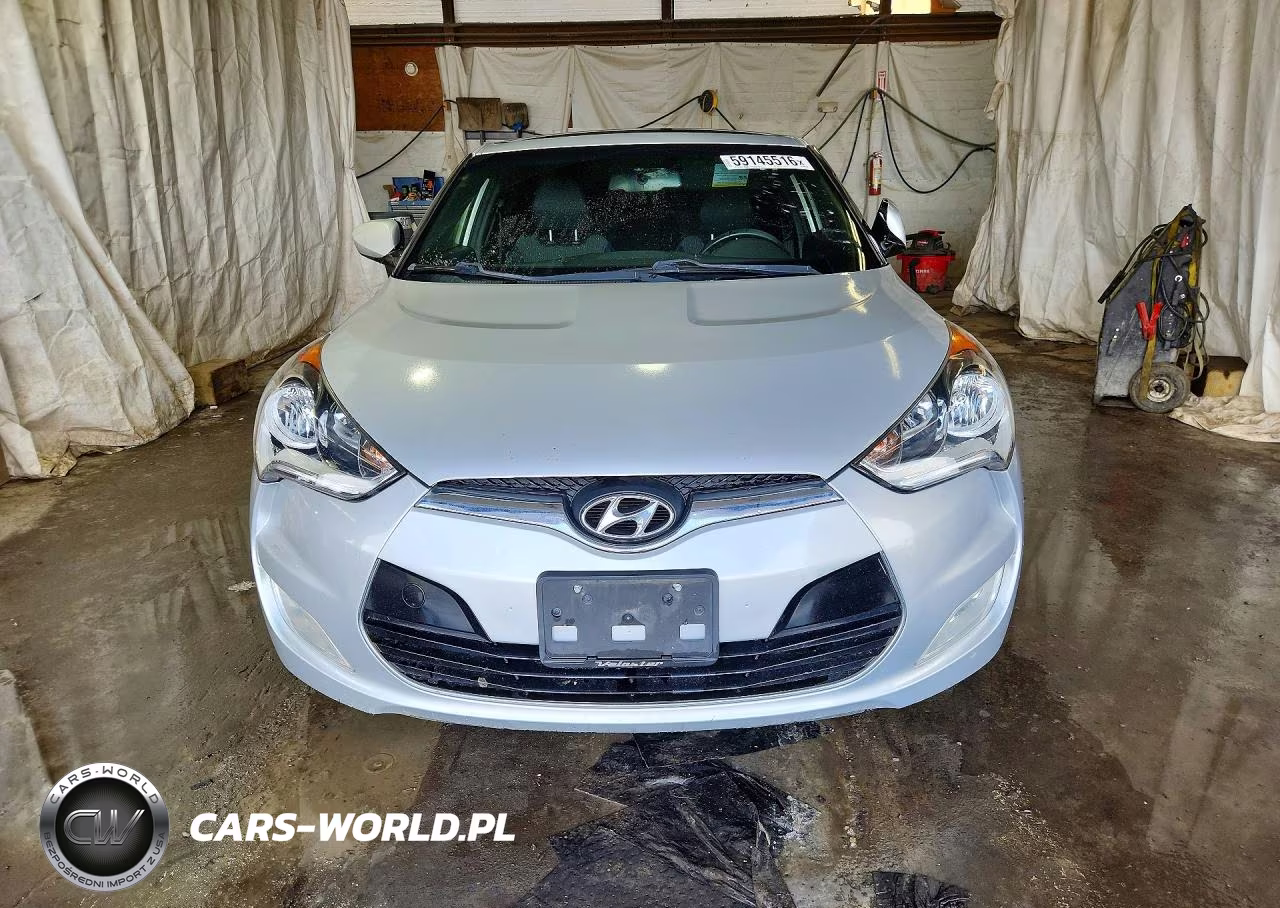 2016 Hyundai Veloster Base VIN:KMHTC6AD8GU260962 - 5