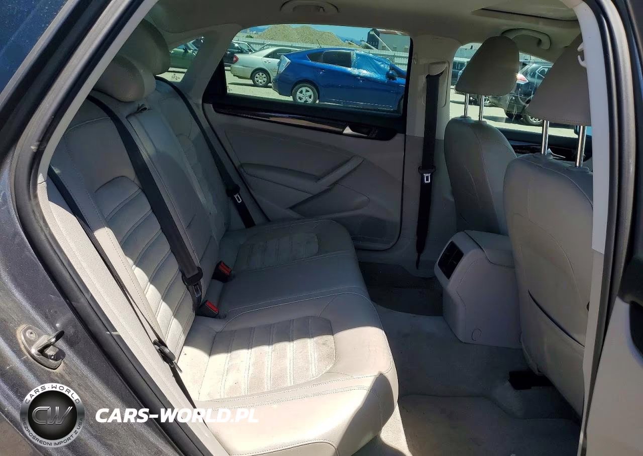2014 Volkswagen Passat Sel VIN:1VWCN7A37EC012925 - 10