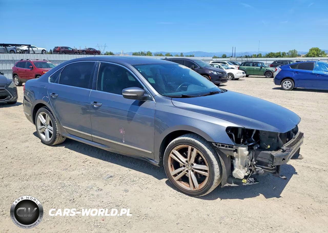 2014 Volkswagen Passat Sel VIN:1VWCN7A37EC012925 - 4
