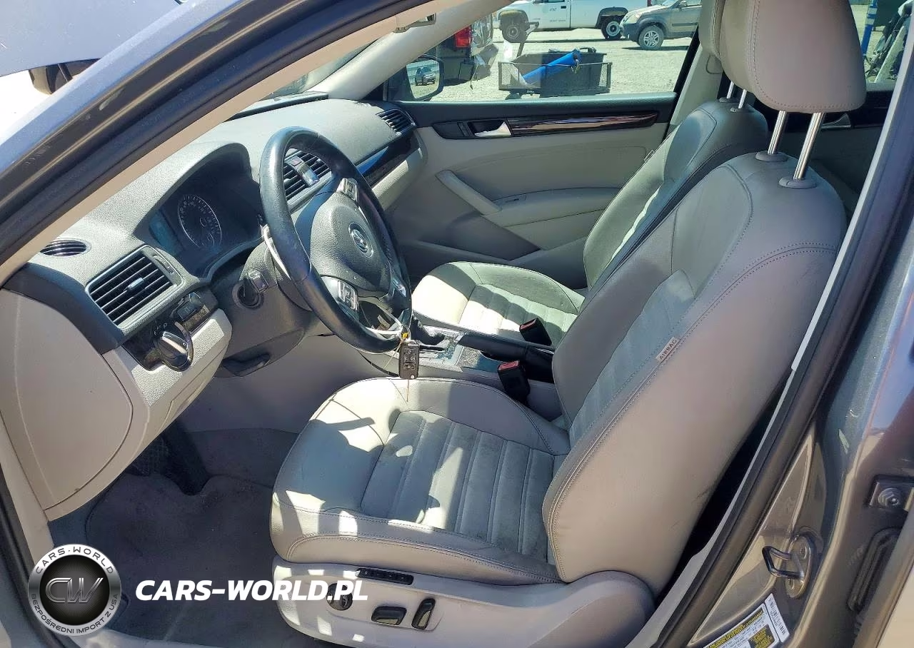2014 Volkswagen Passat Sel VIN:1VWCN7A37EC012925 - 7