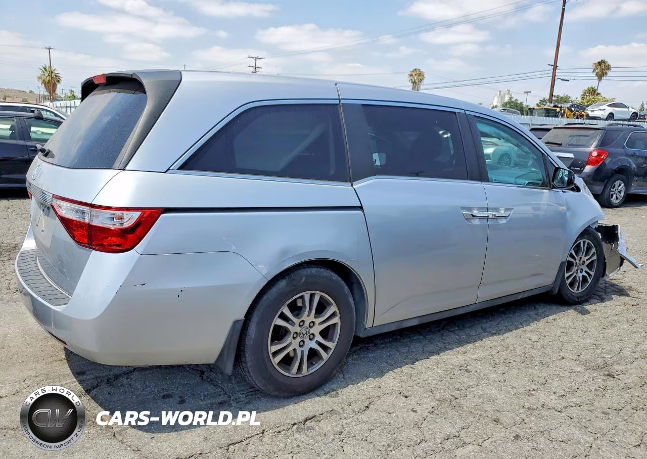 2013 Honda Odyssey Ex VIN:5FNRL5H43DB070960 - 3