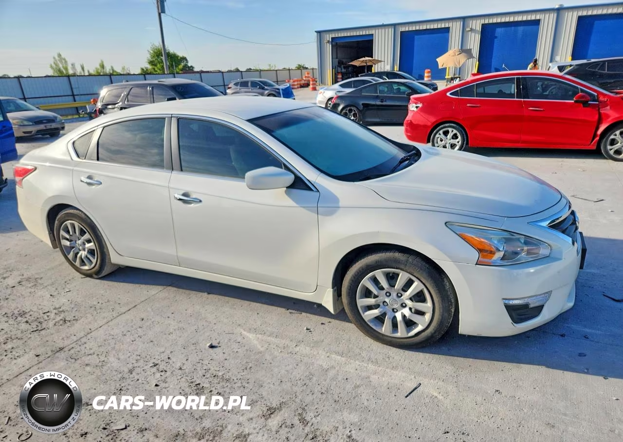 2015 Nissan Altima 2.5 S VIN:1N4AL3AP9FC272617 - 4