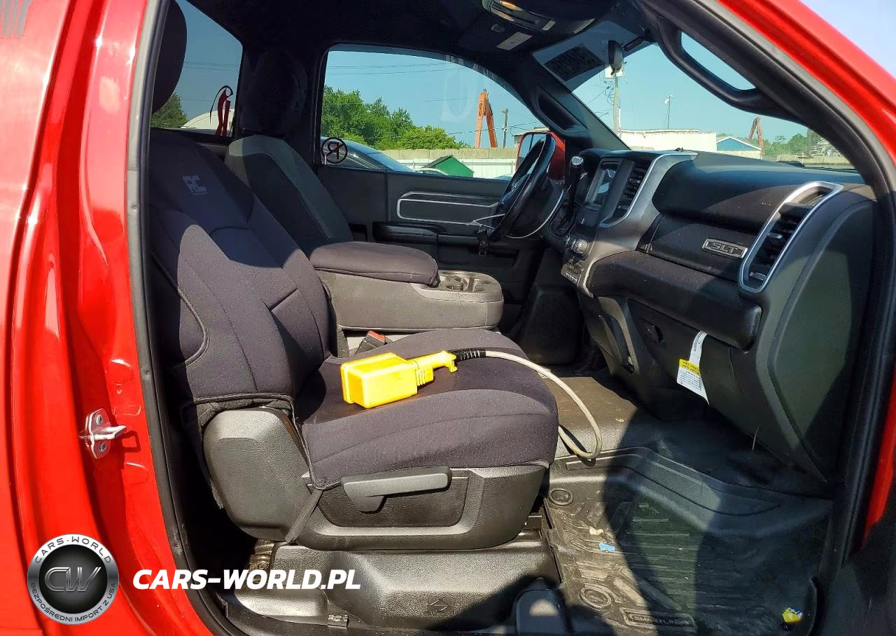 2021 Ram 1500 Clsc 4X4 Slt VIN:3C7WRKAL1MG613432 - 10