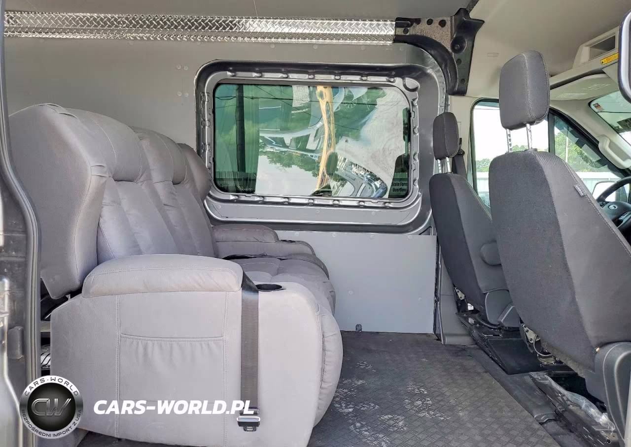 2024 Ford Transit T-150 VIN:1FTYE1C89RKA50635 - 10