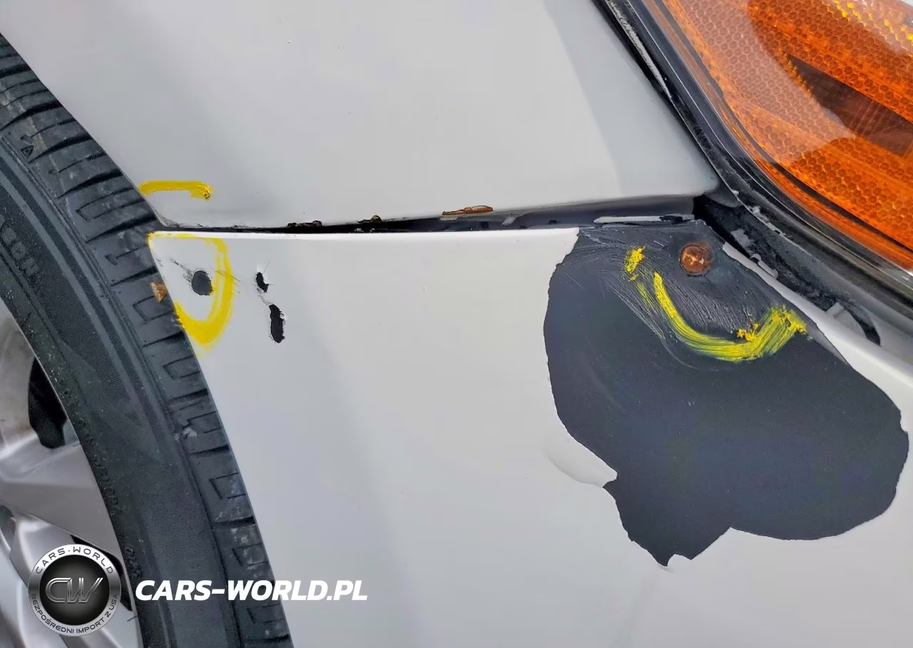 2018 Toyota Camry Le VIN:4T1B11HK9JU036261 - 12