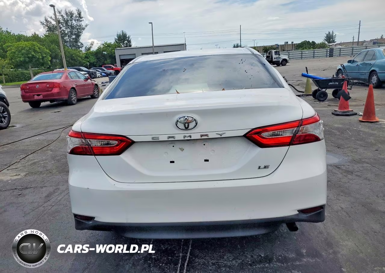 2018 Toyota Camry Le VIN:4T1B11HK9JU036261 - 6